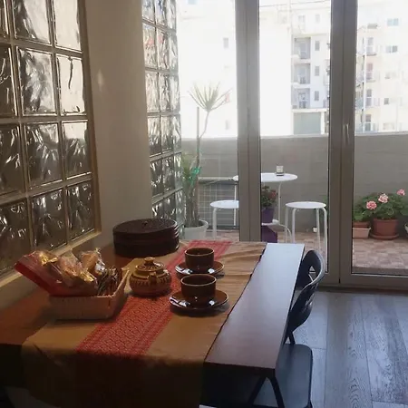 Cozy Flat Close To And Centre شقة *