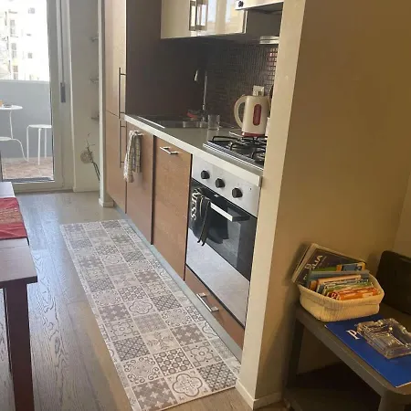 Cozy Flat Close To And Centre شقة *